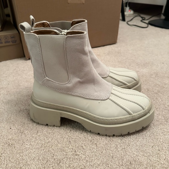 Target Cream Boot - Picture 3 of 5